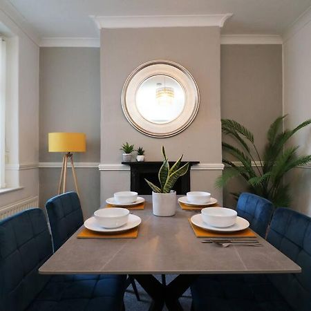 2 Bedroom Characterful House Ленчестър Екстериор снимка